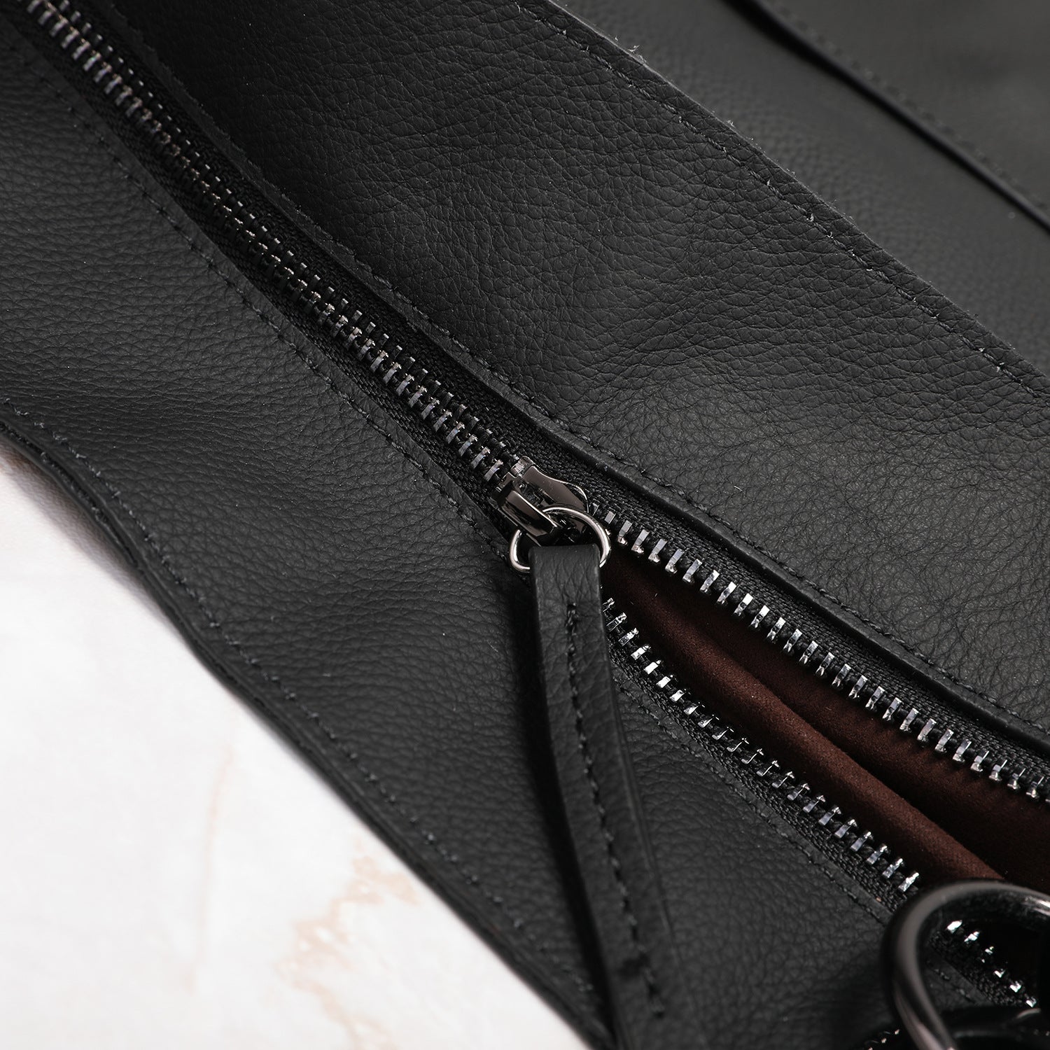 Urban Noir Carryall