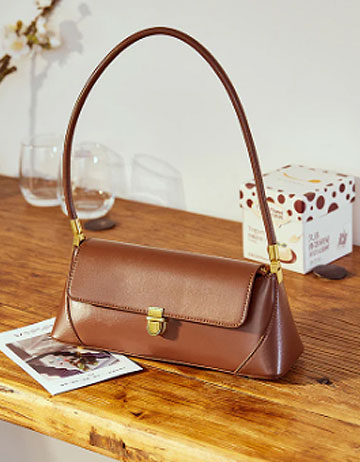 Elegant Classic Luxury Looking Designer Inspired Shoulder Bag for Fashion Forward Girls