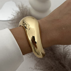 Charming Irregular Waiving Gold Silver Tone Bracelet for Fashion Forward Girls