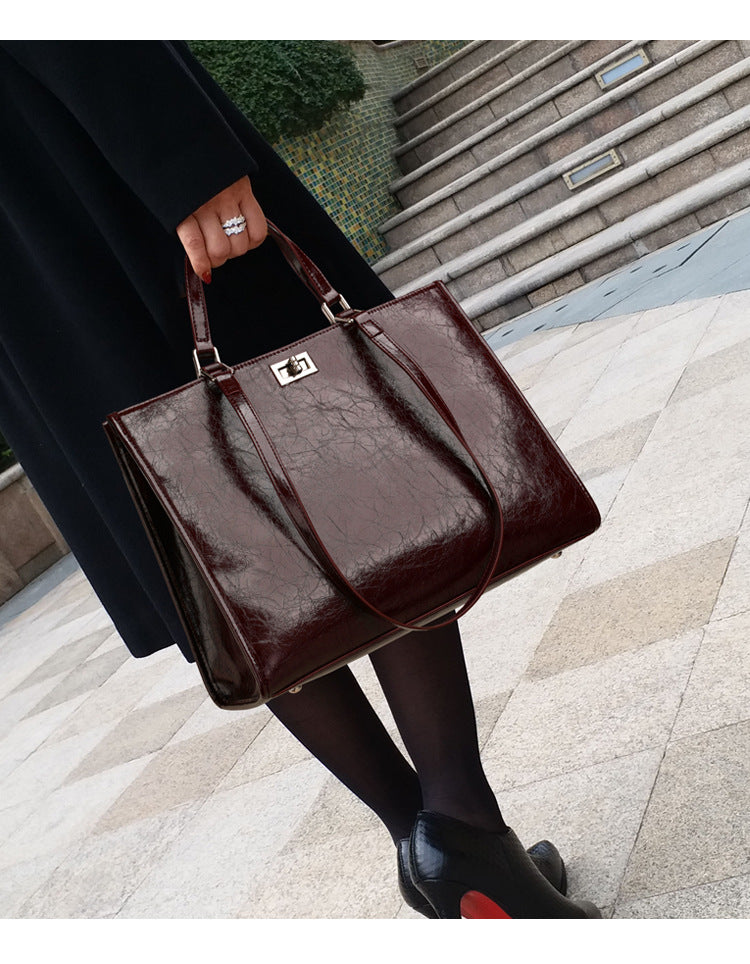 The Jetset Gloss Shopper