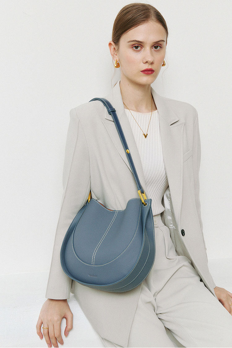 Elegant Crescent-Shaped Leather Crossbody Bag – Stylish, Versatile & Timeless Shoulder Purse