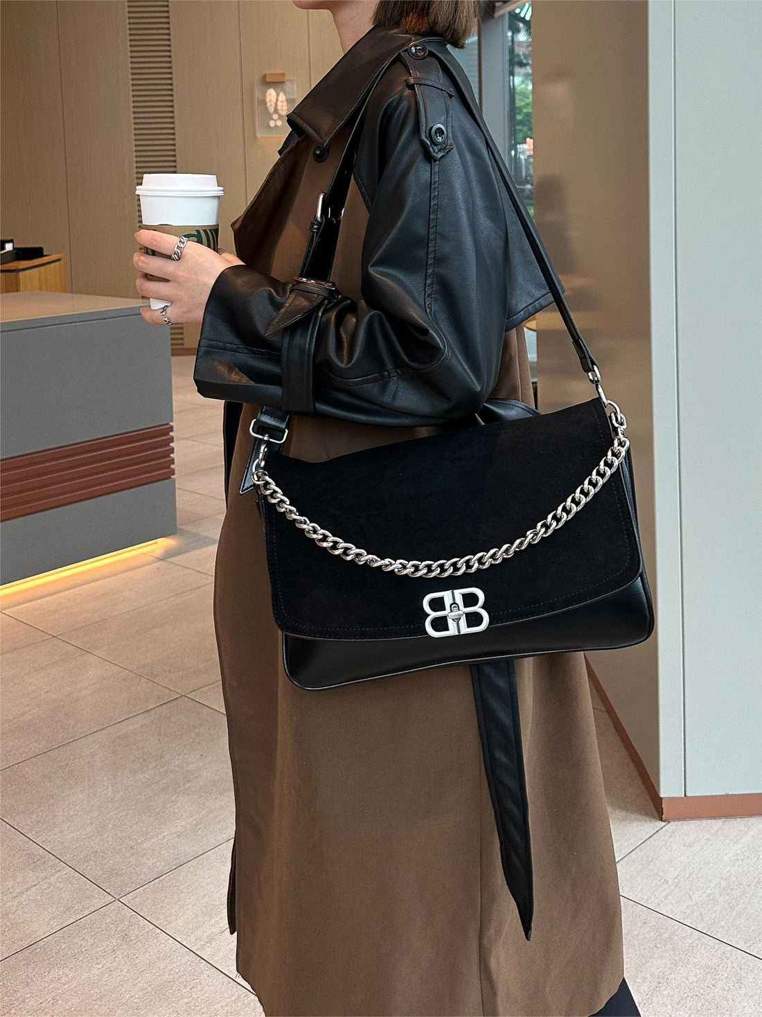 High-End B chained Crossbody Shoulder Bag from Quality Suede and Leather for Fashionable Girls