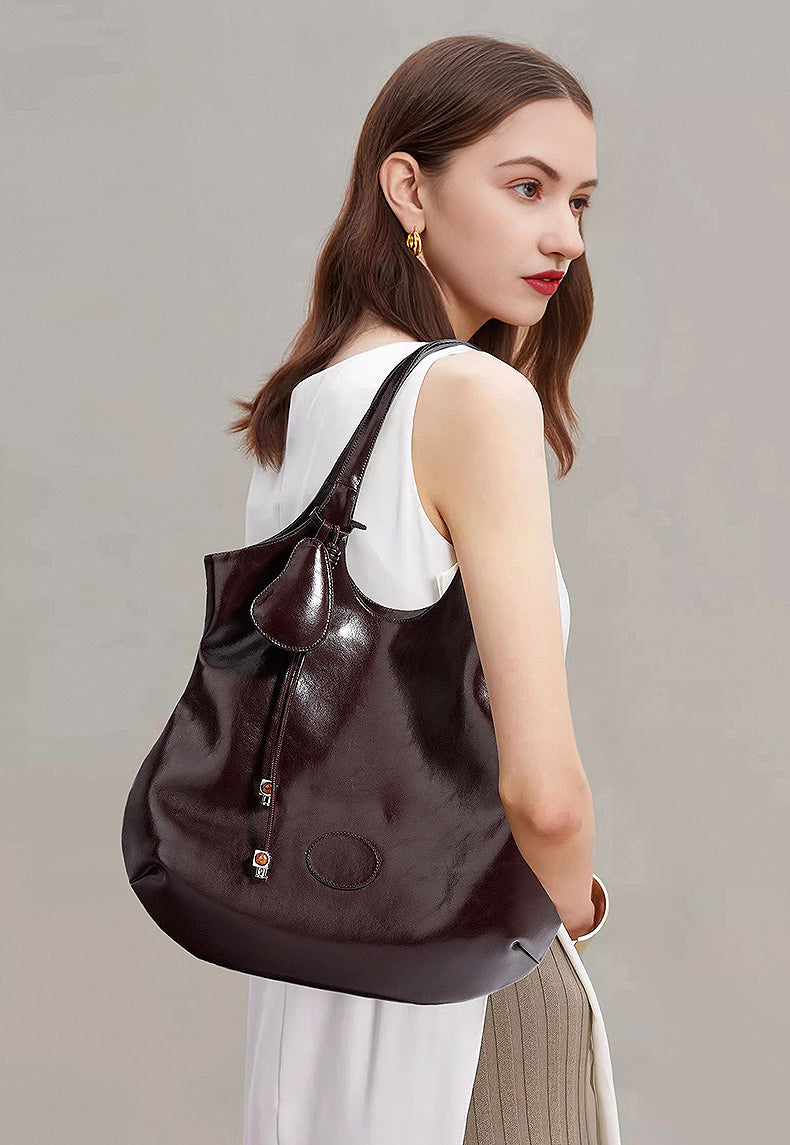 Alluring Luxury Looking Designer Inspired Tote Shoulder Bag from Real Leather for Fashion Forwarded Girls