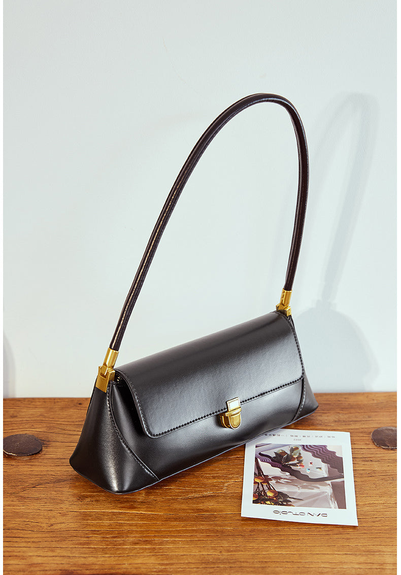 Elegant Classic Luxury Looking Designer Inspired Shoulder Bag for Fashion Forward Girls