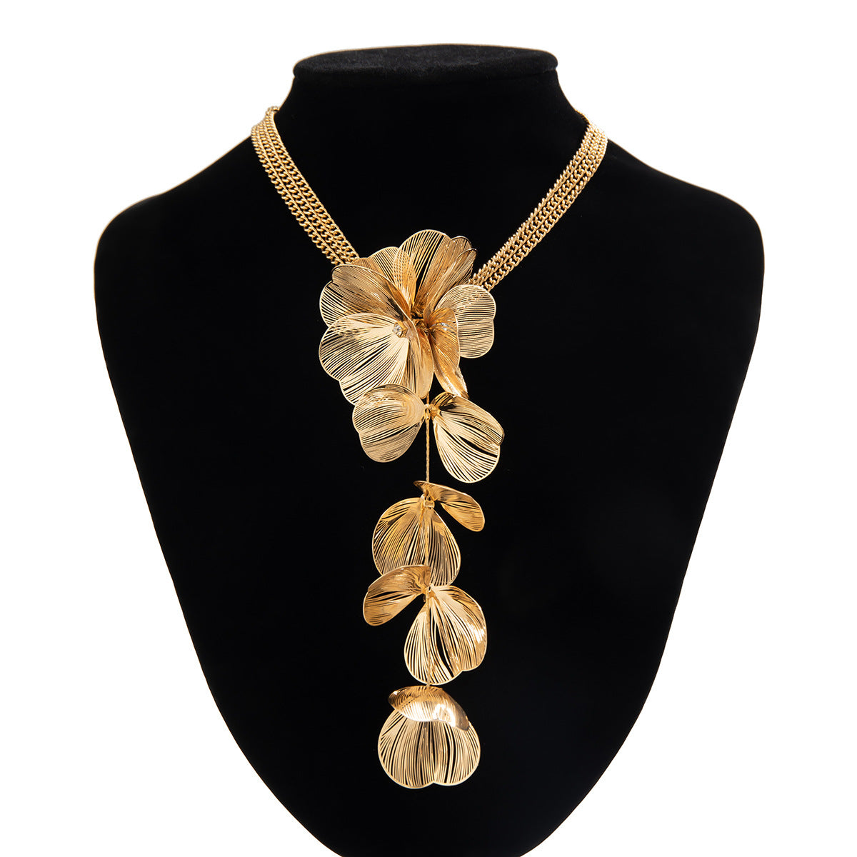 Graceful & Trendy: Triple Twisted Chain Ginkgo Leaf Tassel Choker Necklace Black Gold Silver for Fashion Forward Girls