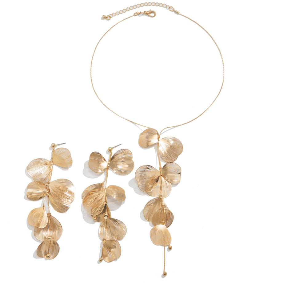 Beautiful Gold Silver Ginko leaf Tassel Choker Necklace and Ginko Leaf Set for Fashion Forward Girls