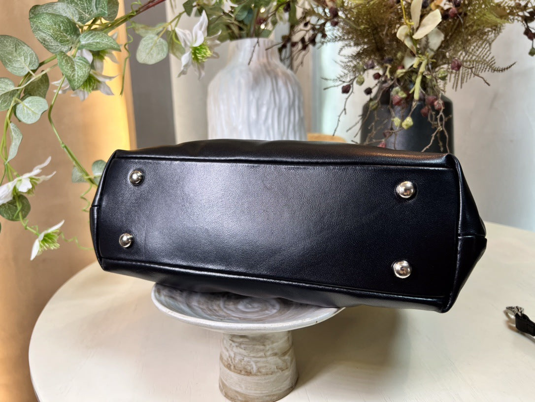 Gorgeous Sophisticated Large Capacity New 2025 Trend Shoulder Crossbody Bag from Real Leather