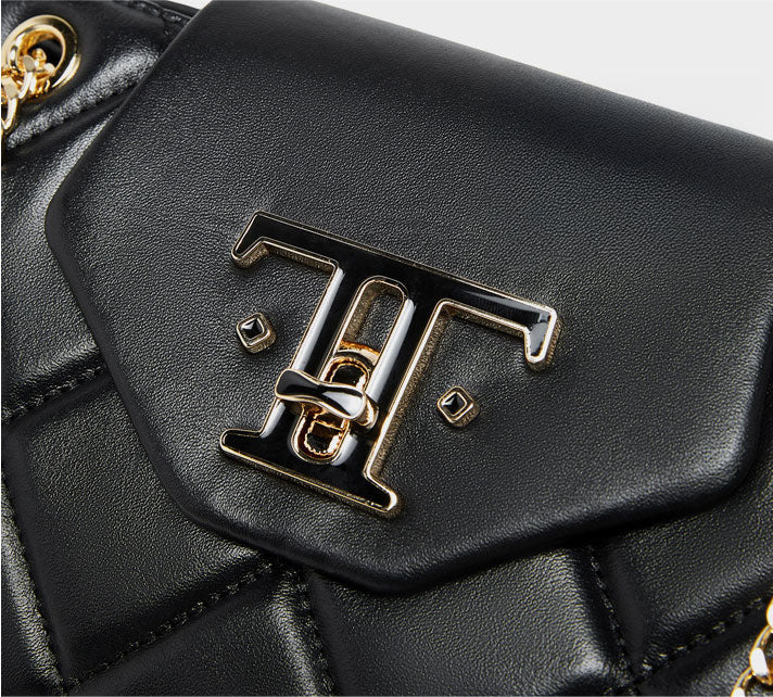 The Classic Charm Crossbody