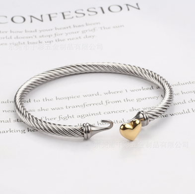 The Amore Cable Heart Bracelet