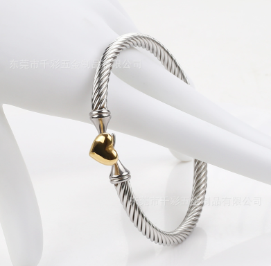 The Amore Cable Heart Bracelet