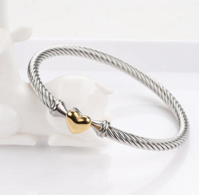 The Amore Cable Heart Bracelet