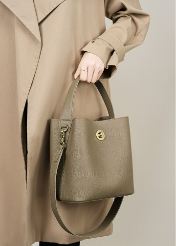 Sac à bandoulière élégant et pratique inspiré du designer en cuir véritable pour filles élégantes