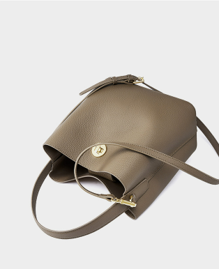 Sac à bandoulière élégant et pratique inspiré du designer en cuir véritable pour filles élégantes